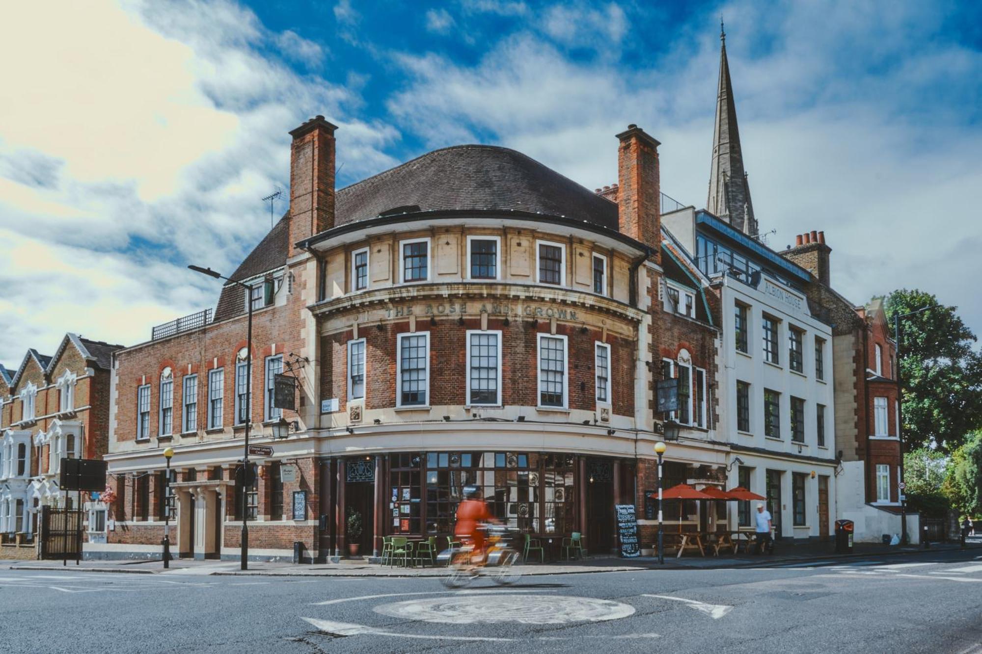 Rose And Crown Stoke Newington Hotel London Exterior photo